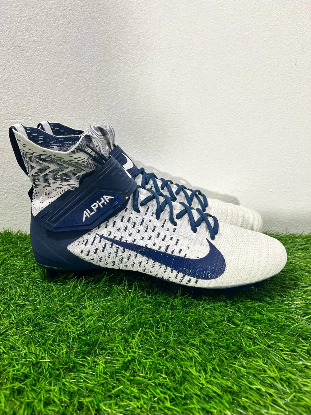 Nike Alpha Menace Elite 2 Flyknit Football Cleats Men’s Size 13 BV2077-101